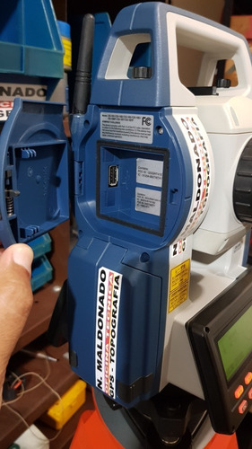 Imagen 2 de 3 de Estación Total Sokkia Cx105 Laser Bluetooth Topógrafo