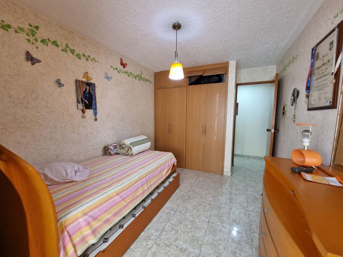 Venta De Apartamento Amplio En San Antonio De Los Altos Urbanizacion La Rosaleda ( Los Marrones ) Miranda