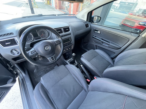 Volkswagen Suran 1.6 Highline 101cv