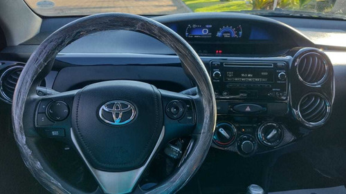 Imagem 5 de 11 de Toyota Etios 2018 1.5 16v Xs Aut. 5p