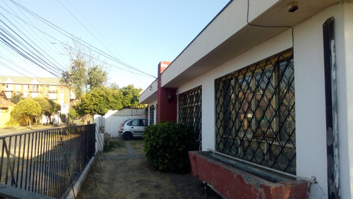 Barrio El Tenis, Casa Un Piso En Barrio Residencial