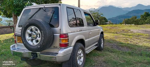 Montero Mitsubishi 3000 Modelo 2005. 3 Puertas Color Gris