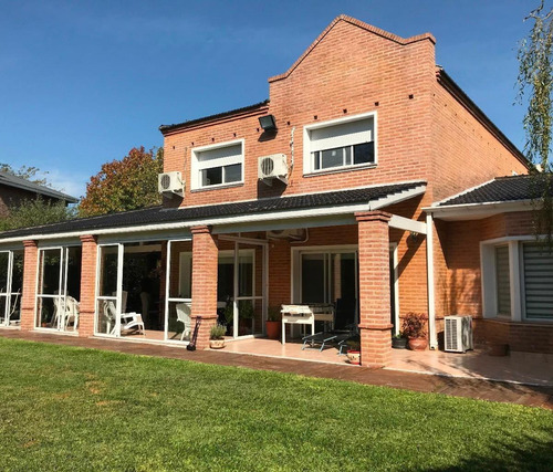 Venta Casa En - Abril Club De Campo -