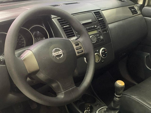 Nissan Tiida Tiida 1.8 SL 16V FLEX 4P MANUAL