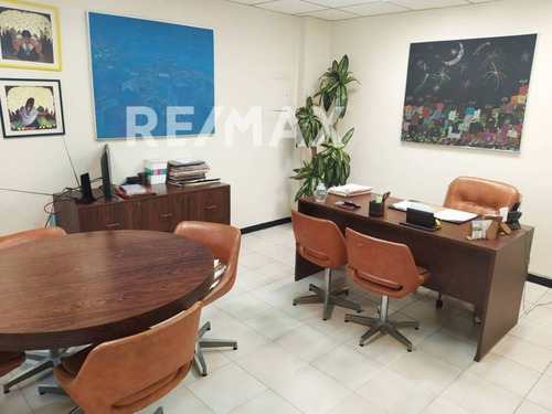 Imagen 11 de 17 de Magnífico Edificio En Venta En La Candelaria