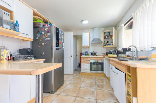 Casa En Venta De 5 Dorm. En Peñalolén - Sector Las Tinajas