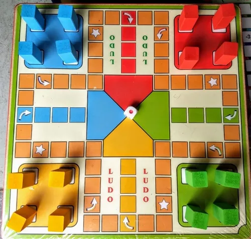 antigo jogo ludo tabuleiro de madeira completo