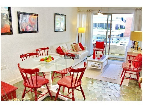 Apartamento En Peninsula, 2 Dormitorios *- Ref: 2926