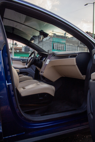Tesla X90d 2016