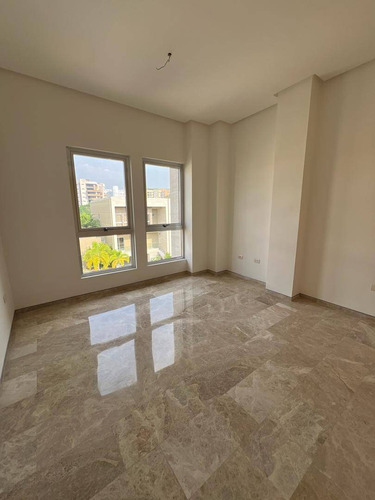 Townhouse En Altos De Guataparo - Acepta Financiamiento