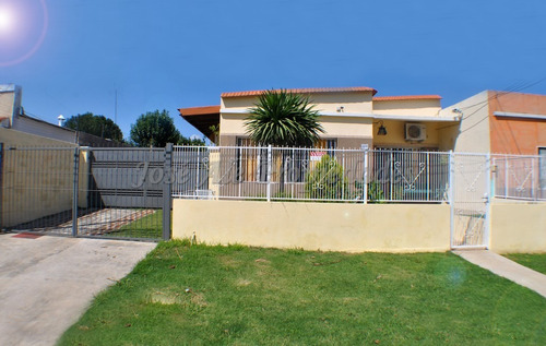 Imagen 10 de 11 de En Venta Casa De Tres Dormitorios Colonia Del Sacramento