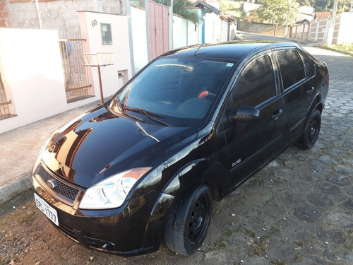 Imagem 1 de 4 de Ford Fiesta Sedan 2010 1.0 Flex 4p