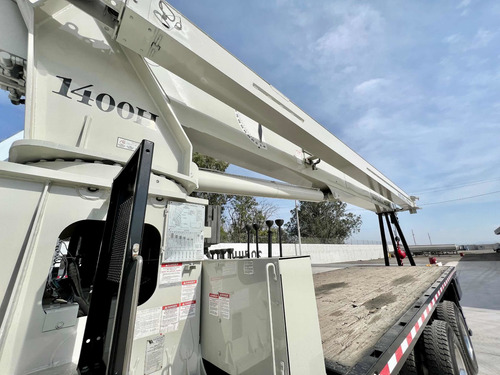 Imagen 9 de 15 de Grua Titan National Para 33 Ton Sobre Camion Peterbilt 2004