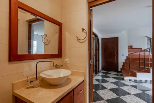 Casa En Venta En Puente Largo. Cod V5967