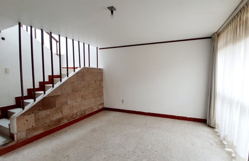 Imagen 1 de 22 de Casa En Chapalita 4 Recamaras En Chapalita