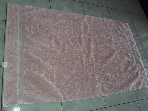 Toalla De Baño Marca Sahara By Cotton 128cm Largo Y 77cm Anc