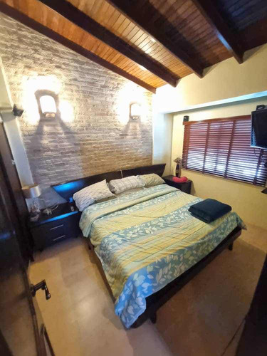 Townhouse En Venta Barrio Sucre Maracay