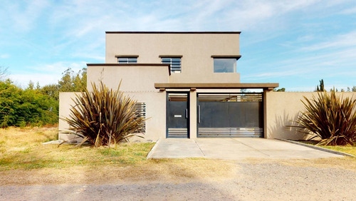 Imagen 2 de 30 de Venta De Casa 3 Dormitorios Con Quincho Y Pileta En City Bel