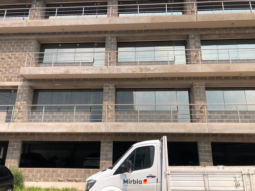 Oficina En Alquiler :: Parque Industrial Moron :: 235m2