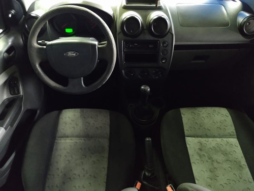 Imagem 11 de 12 de Ford Fiesta 1.6 Mpi Hatch 8v