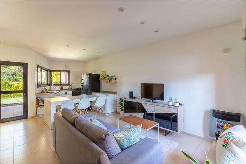 Dúplex 2 Dormitorios Con Pileta En Venta En Gonnet