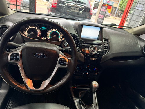 Ford Fiesta Kinetic 1.6 Sedan Titanium 120cv