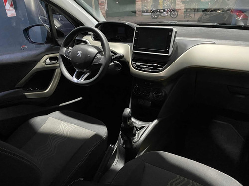 Imagen 8 de 18 de Peugeot 2008 2018 1.6 Allure