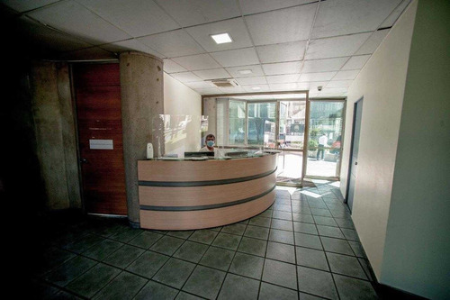 Oficina 121 M2 En Av. Del Valle, Ciudad Empresarial