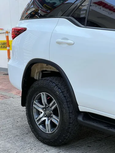 Toyota Fortuner 2.7l Mid