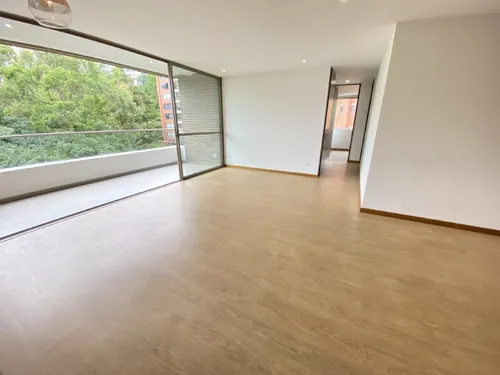 Apartamento En Arriendo Ubicado En El Poblado Sector Los Balsos (27090).