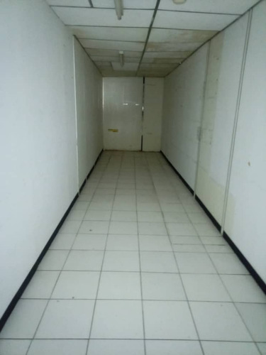 Imagen 15 de 30 de Alquiler De Planta Comercial En Edificio Boleita Sur