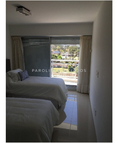 Apartamento A La Venta En Punta Del Este Edificio Sunrise- Ref: 1059