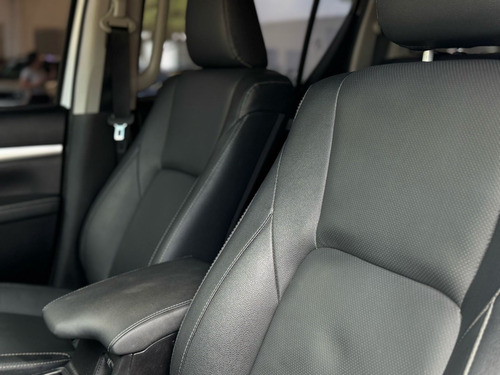 Toyota Hilux 2.8 D-4D TURBO DIESEL CD SRX 4X4 AUTOMÁTICO