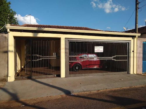 Imagem 1 de 6 de Venda De Casas / Padrão Na Cidade De Araraquara 10434