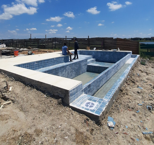 Imagen 1 de 9 de Constructora Pileta Piscina De Hormigón Llave En Mano