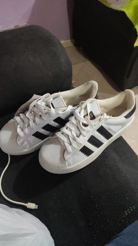 Imagem 1 de 1 de Tênis adidas