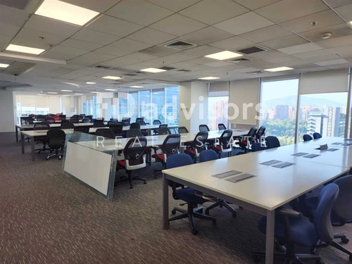 Excelente Oficina Amoblada, Clase A, Nueva Las Condes