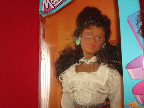 Boneca Negra Marca Hasbro Clone Da Barbie Na Caixa Anos 80