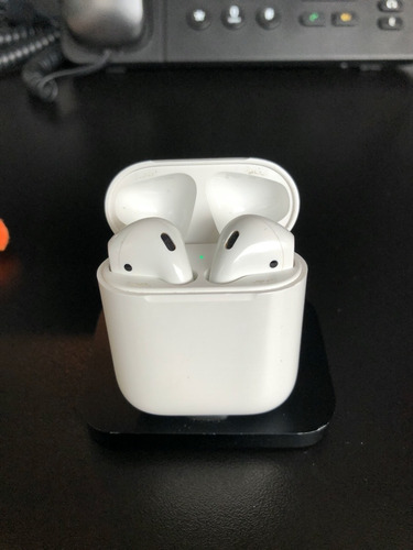 AirPods De 2º Geração - Chip H1 - Com Estojo De Recarga