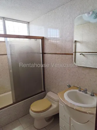 Excelente Townhouse En Venta El Hatillo #25-17948