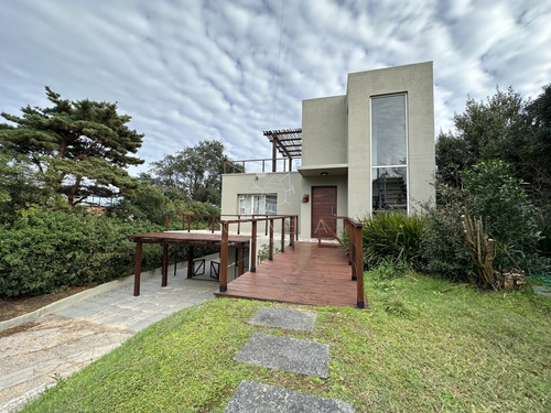 Hermosa Casa Con Vista Al Mar En Punta Ballena 