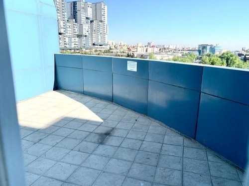 Interlomas, Rento Amplia Oficina De 127m2 Más Una Amplia Terraza Privada, 5 Privados, Sala De Juntas, 3 Estacionamientos. El Edificio Cuenta Con Circuito Cerrado, Control De Acceso Y Vigilancia 24 Ho
