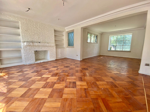Estilo Francés I Un Piso I Las Ñipas I Amplia Y Muy Sólida