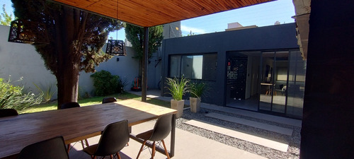 Lote En Venta Con Local Y Casa En Lote Propio En Centro Comenrcial De Villa Luzuriaga En Calle Principal Av. Arieta