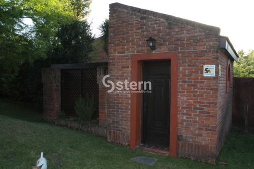 Imagen 28 de 28 de Hermosa Casa En Zona Residencial Cerca De Colegios. 3 Dormitorios. 2 Baños.