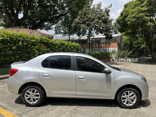 Renault Logan 1.6 Privilege / Intens