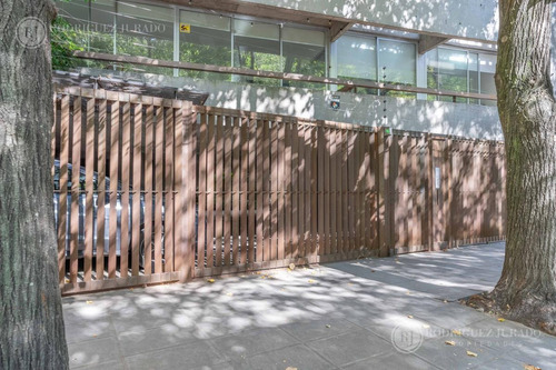 Imagen 25 de 30 de Modeno Departamento Único En Su Estilo Con Cochera - Acassuso - San Isidro