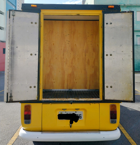 Kombi Baú 1.6 Dupla Carburação