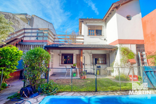 Casa 6 Ambientes, Suite, Escritorio, Cochera, Jardín Con Pileta Y Terraza.