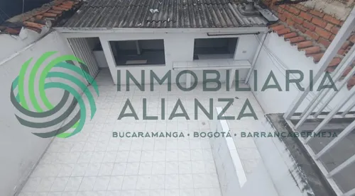 Casa En Venta En La Universidad. Cod V61531
